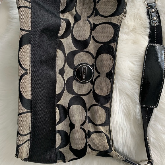 Authentic Coach handbag - Picture 4 of 7